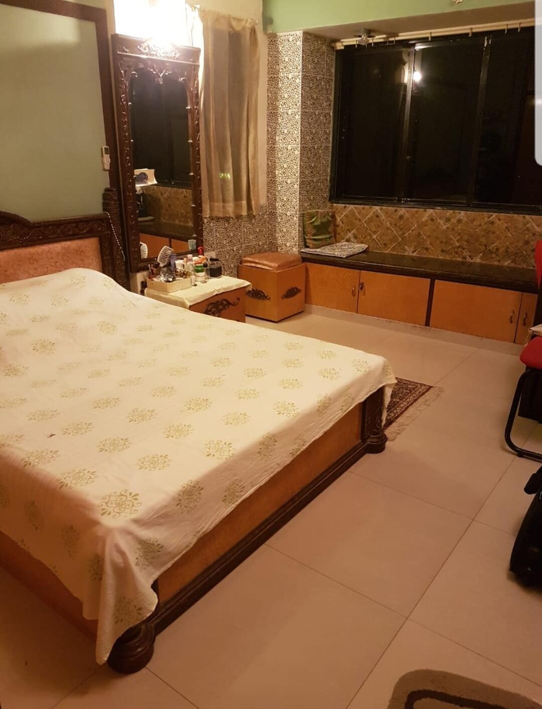 1 BHK Semi Furnished in Bunch Berry , Andheri West